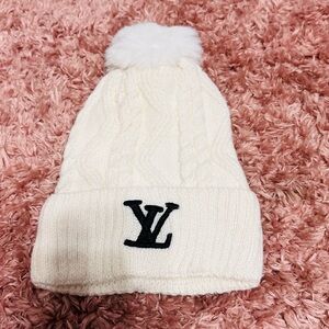 NWOT Cozy Cream Knit Beanie with Pom Pom